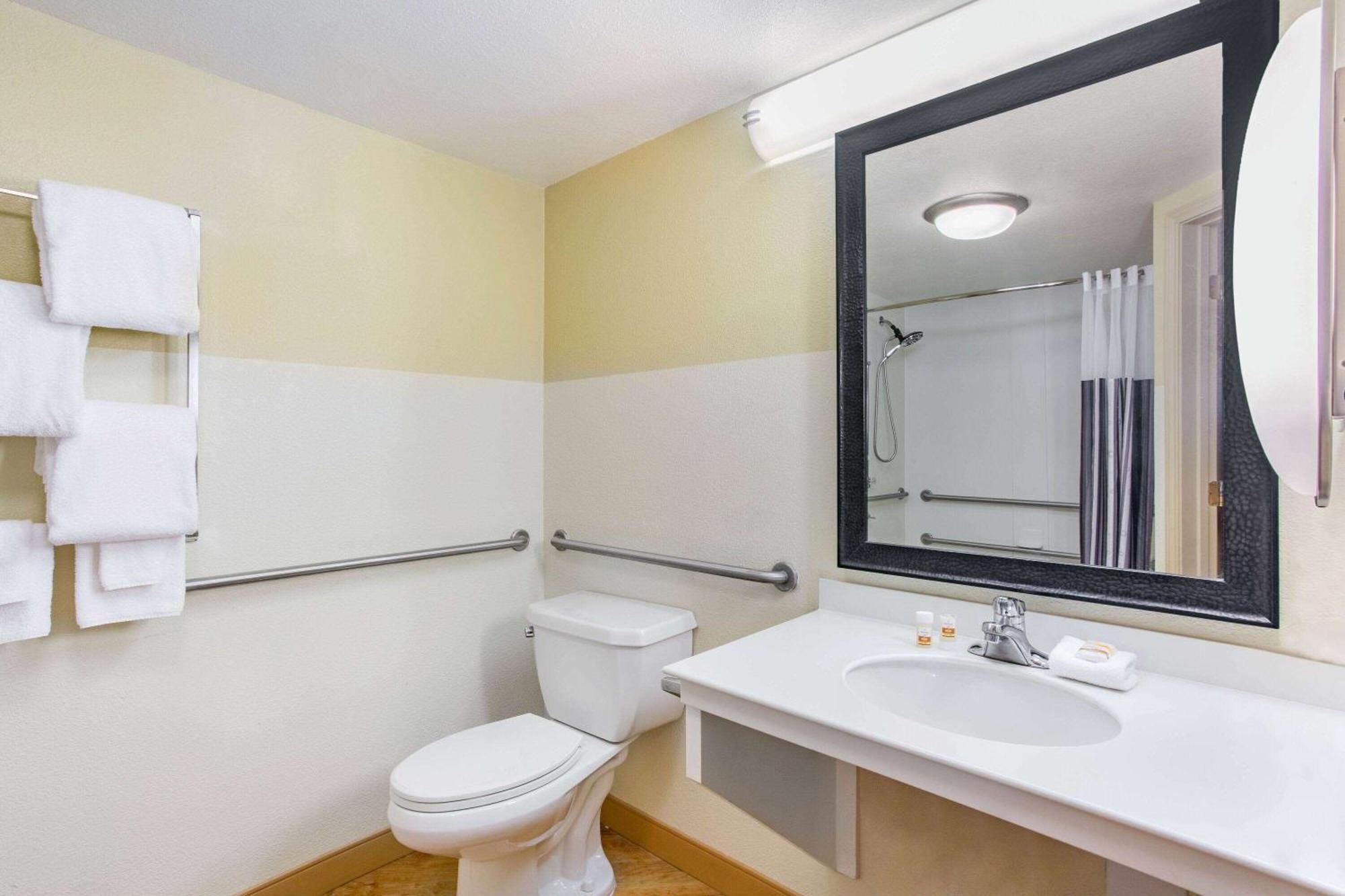 Hotel La Quinta By Wyndham Raleigh/Durham Southpoint Extérieur photo