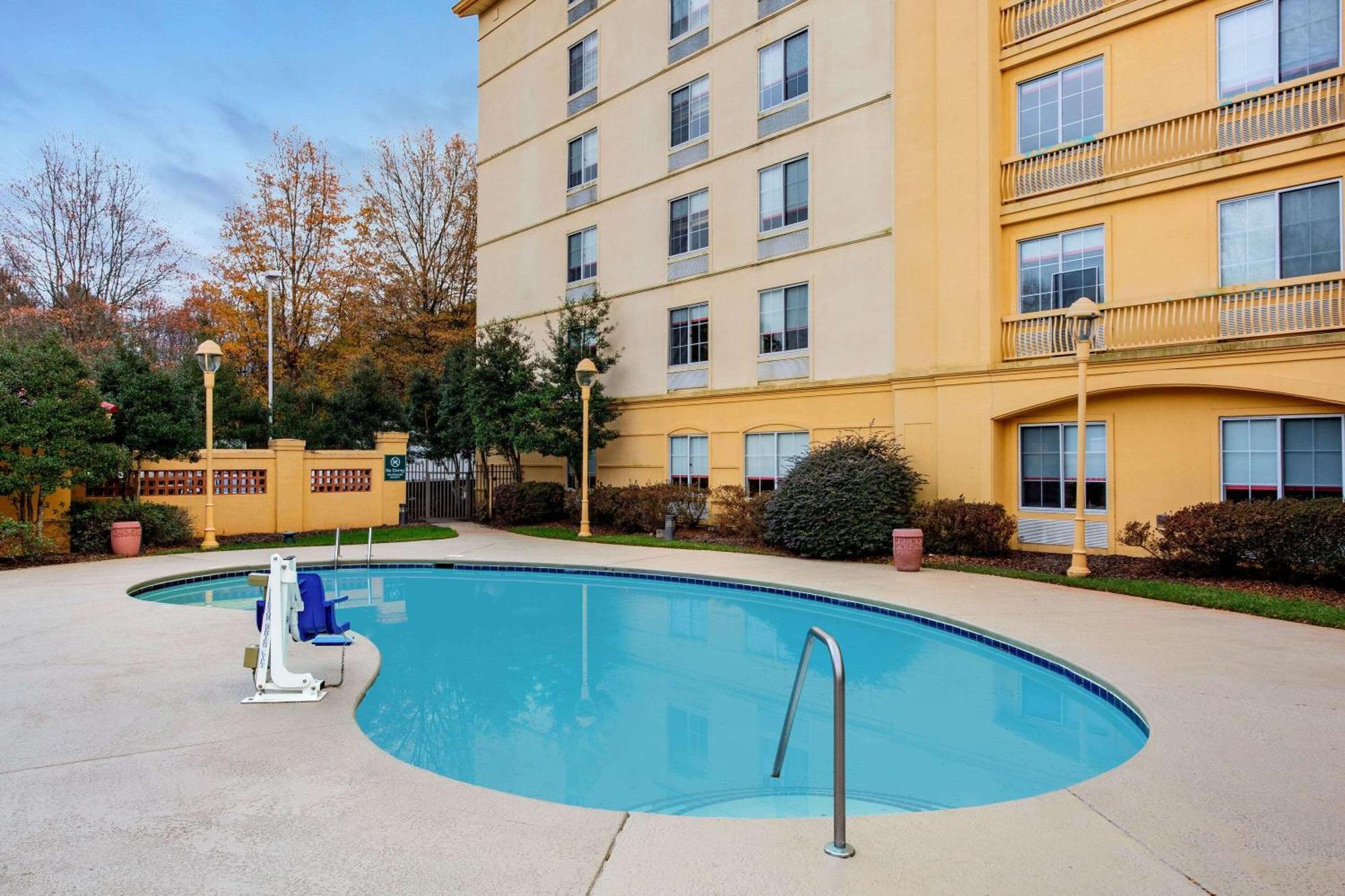 Hotel La Quinta By Wyndham Raleigh/Durham Southpoint Extérieur photo